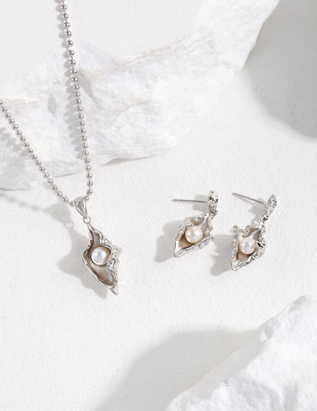 Conch Pearl Necklace
