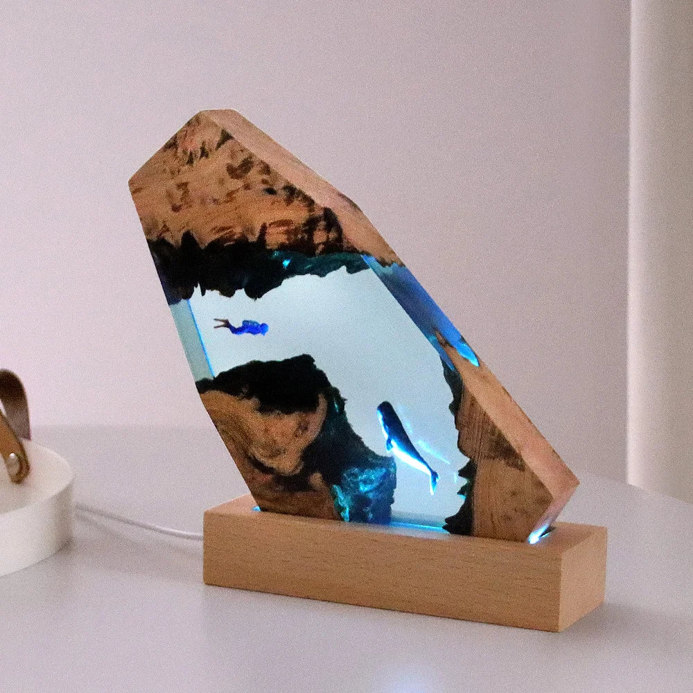 Resin Ocean w Diver Wood Marine Lamp